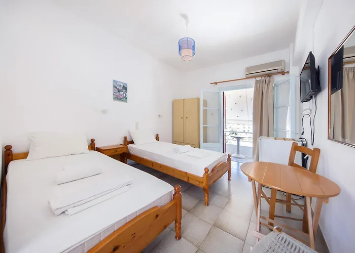 Nikos 3* ヴォトシ